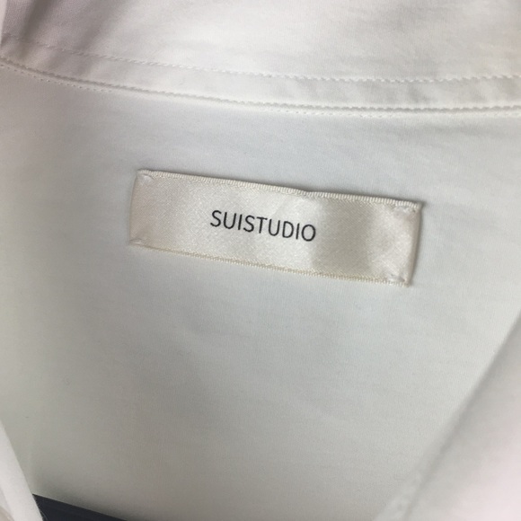 Derek button down blouse crisp cotton with gathered shoulder and sleeves - Picture 2 of 8